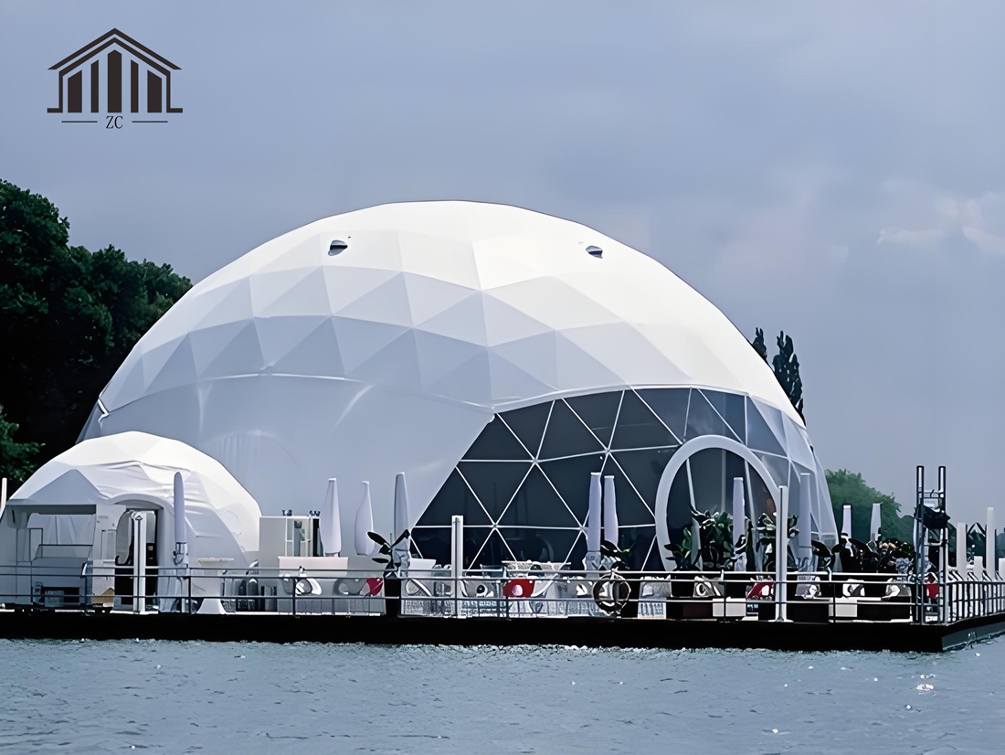 Ruime, bolvormige gazebo-tent  - Outdoor Camping Exhibition recensie en prijs